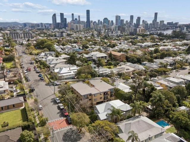 Elevated Outlooks in the Heart of East Brisbane