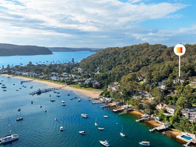 Elevated Palm Beach Haven with Sweeping Pittwater Panoramas