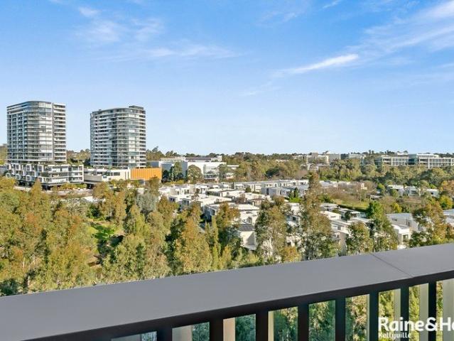 Elevated Parkside Living with Uninterrupted Green Views