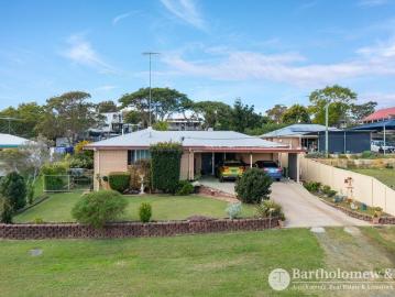 Elevated Position, Views & Endless Potential in the Heart of Kalbar
