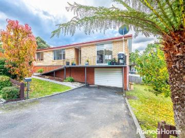Elevated Position, Water Views & Contemporary Living