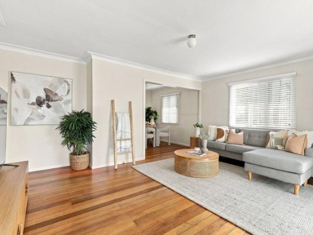 Elevated Position & Relaxed Outdoor Living on 607sqm