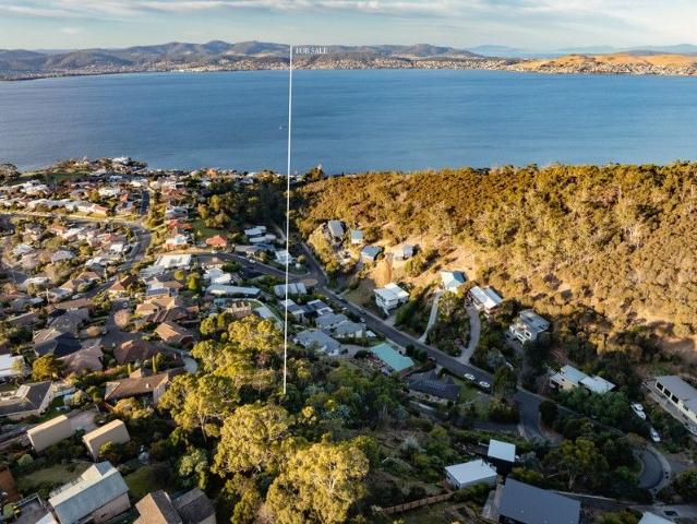 Elevated position | River views | Development potential STCA