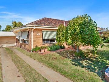 Elevated Position, River Lifestyle, Spacious Home