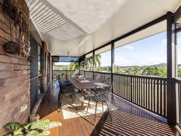 Elevated Position. Stunning Views. Exceptional Family Living