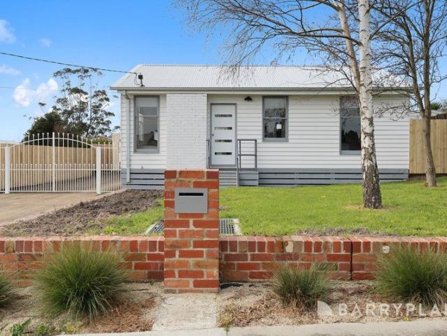 Elevated Position, Stunning Baw Baw Views & Turnkey Living