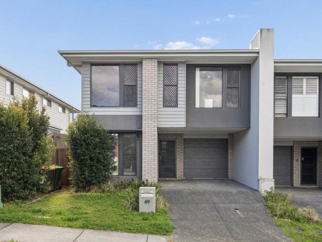 Elevated Plantation Terrace in Prime Location!