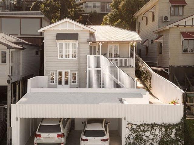 Elevated Queenslander in the Heart of Paddington