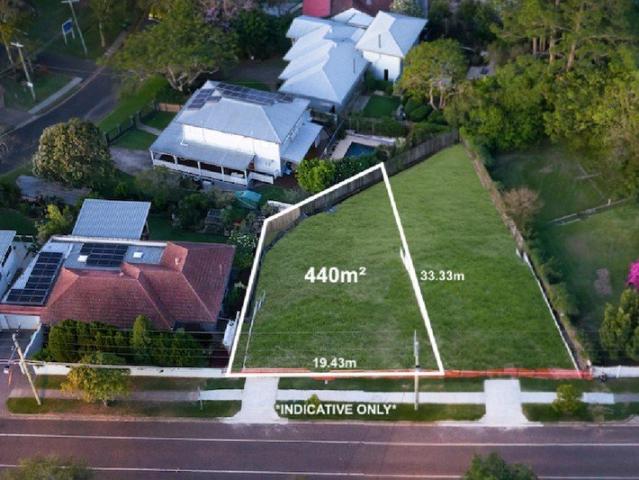 Elevated, Ready to Build Land in Convenient Coorparoo Location