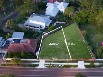 Elevated, Ready to Build Land in Convenient Coorparoo Location