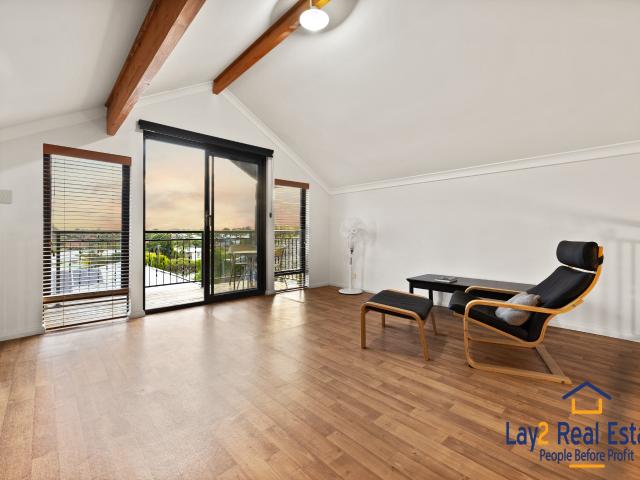 Elevated Rear Home on 564m2 Block with City Views!