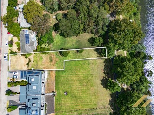 ELEVATED RIVERSIDE ALLOTMENT IN BAIRNSDALE'S GOLDEN TRIANGLE