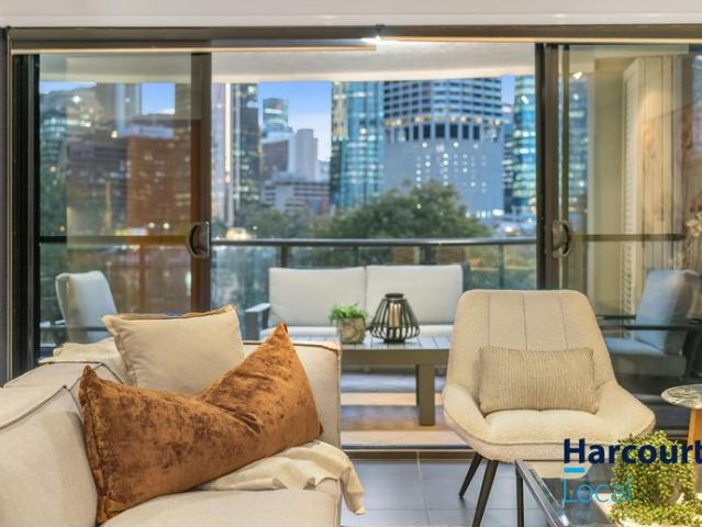 Elevated Riverside Living in the Heart of Kangaroo Point