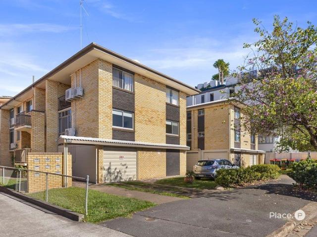 Elevated Riverside New Farm Living in a Tightly Held Bowen Terrace Address