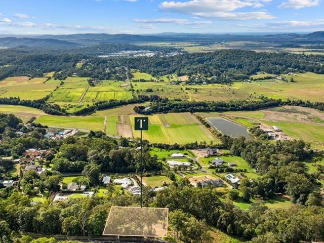 Elevated Rural Living with Coastline Views and Everyday Convenience