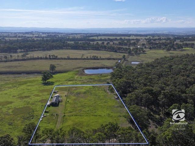 ELEVATED RURAL LIVING WITH STUNNING VIEWS
