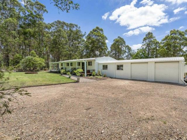 Elevated Rural Retreat on 2.02ha 4.99 Acres Fully Renovated and Move In Ready!