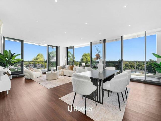 Elevated Skyline Penthouse with Expansive Living 208 sqm on Title