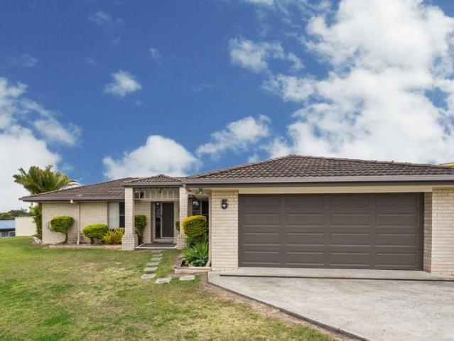 Elevated South Grafton Living with Views