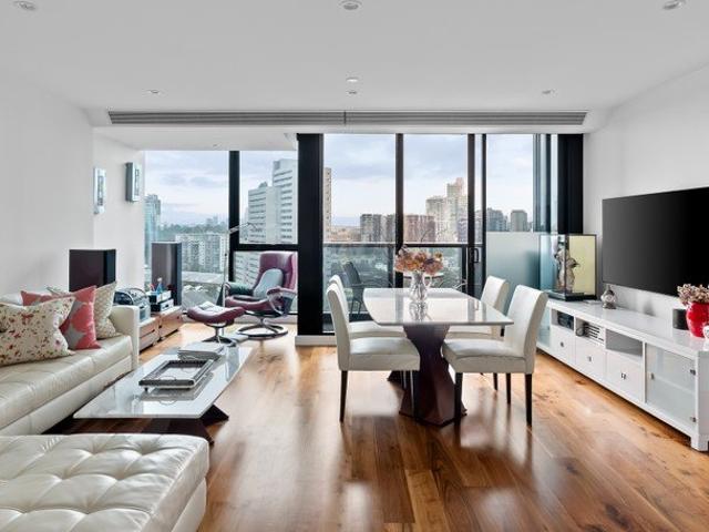 Elevated Southbank Living with Breathtaking Views
