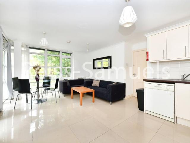 Eleanor Close, Canada Water London SE16, 3 bed flat to rent, £3,467 pcm | PrimeLocation