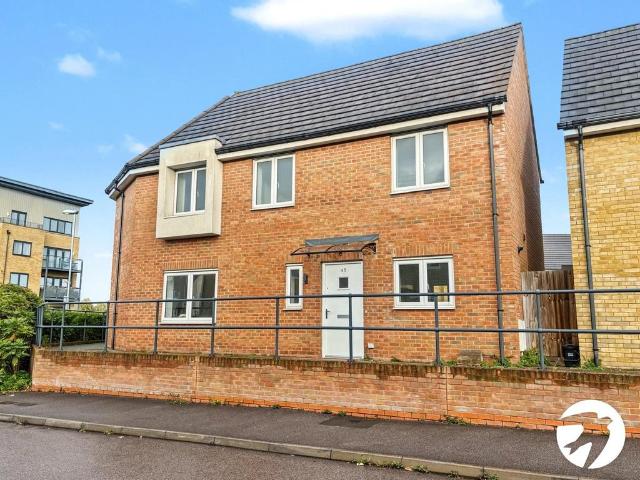 Eleanor Close, Dartford, Kent, DA1 3 bed semi detached house to rent £2,250 pcm £519 pw