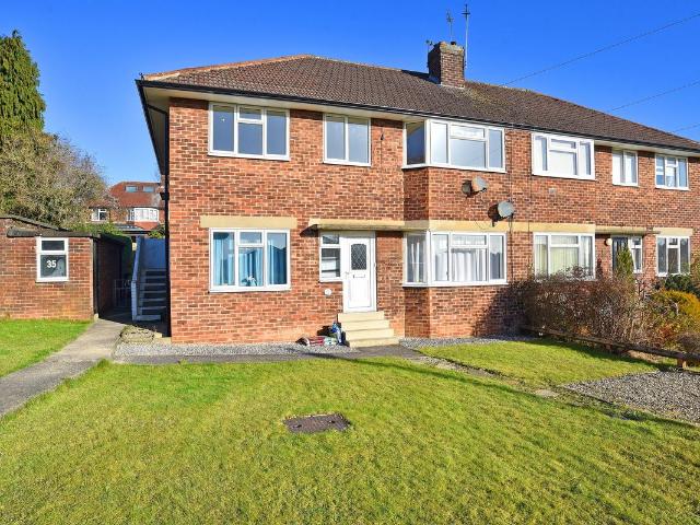 Eleanor Drive, Harrogate HG2, 2 bed flat to rent, £895 pcm | PrimeLocation