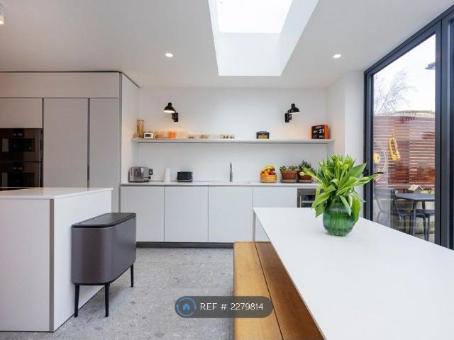 Eleanor Road, London E8, 3 bed terraced house to rent, £6,500 pcm | PrimeLocation