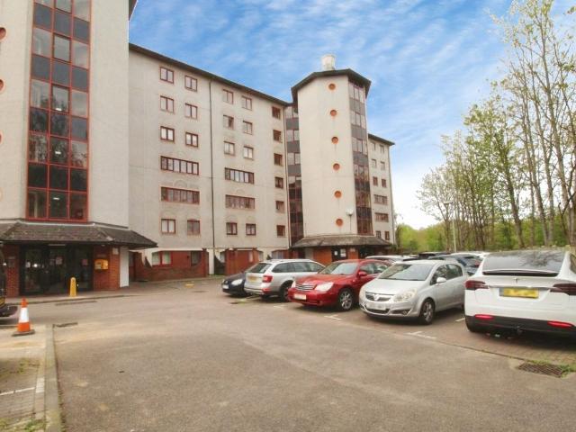 Eleanor Way, Waltham Cross EN8, Property to rent, £1,700 pcm | PrimeLocation