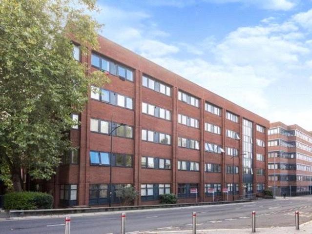 Electra House, Farnsby Street, Swindon, Wiltshire SN1, 1 bed flat to rent, £850 pcm | PrimeLocation