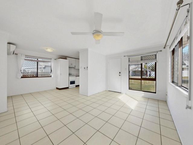 Electricity included! Neat and Tidy Low Maintenance Home