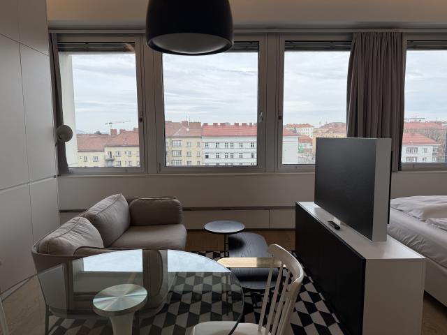 Elegant & modern apartment with Vienna view