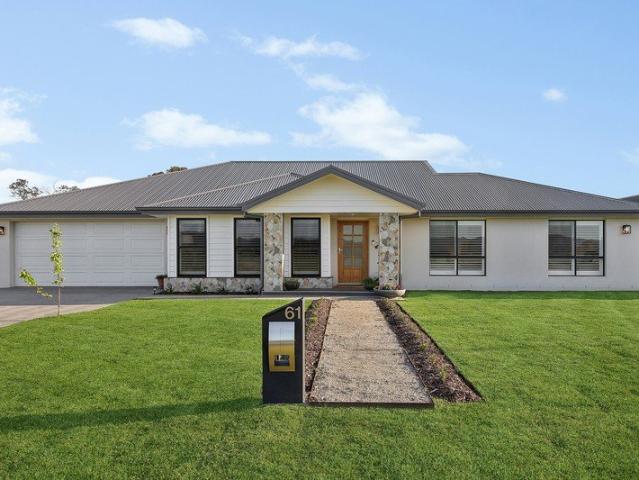 Elegant Modern Living Meets Rural Serenity