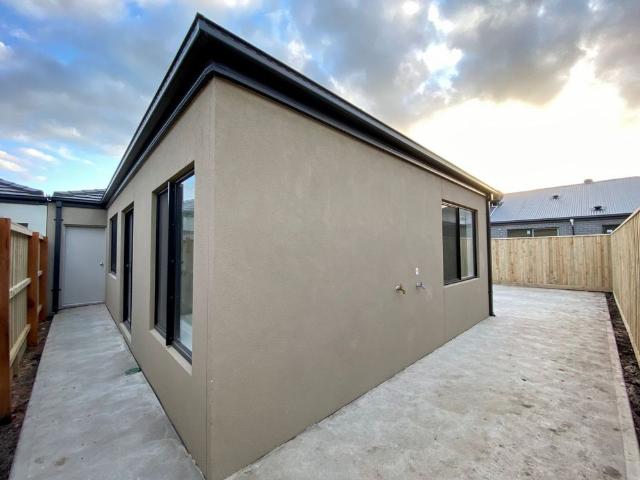 Elegant & Modern Living with perfect location!