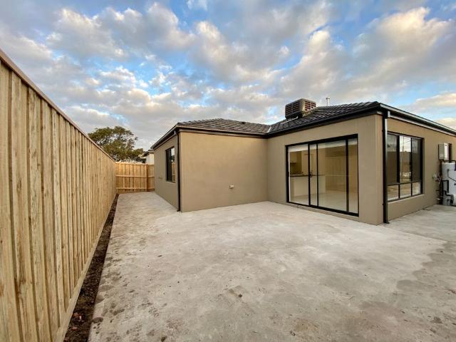 Elegant & Modern Living with perfect location!