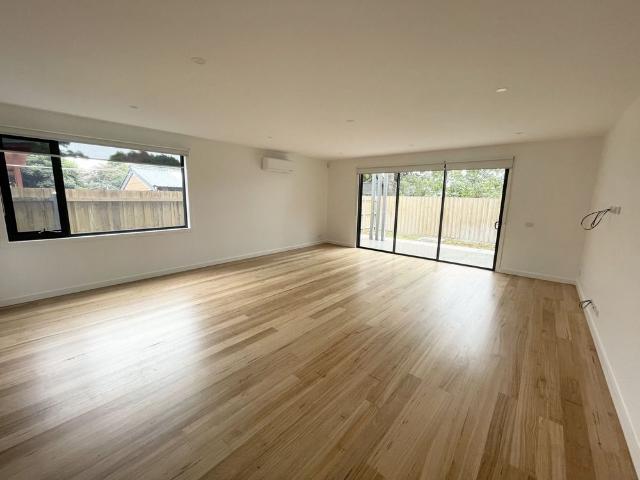 Elegant, Modern & Low Maintenance !