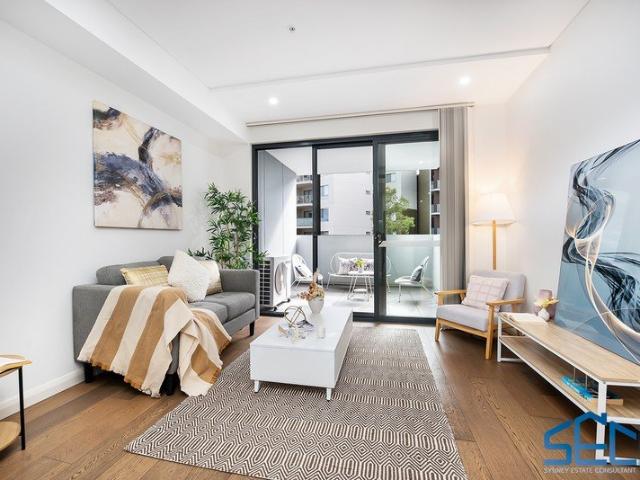 Elegant One Bedroom Plus Study Apartment in the Heart of Homebush