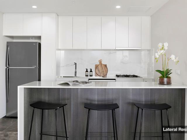 Elegant One Bedroom Unit in Luxurious Building