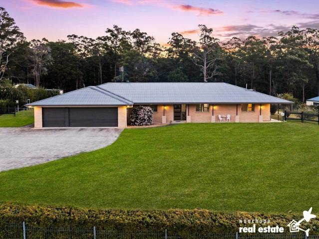 Elegant Acreage Living with Space, Style & Exceptional Versatility