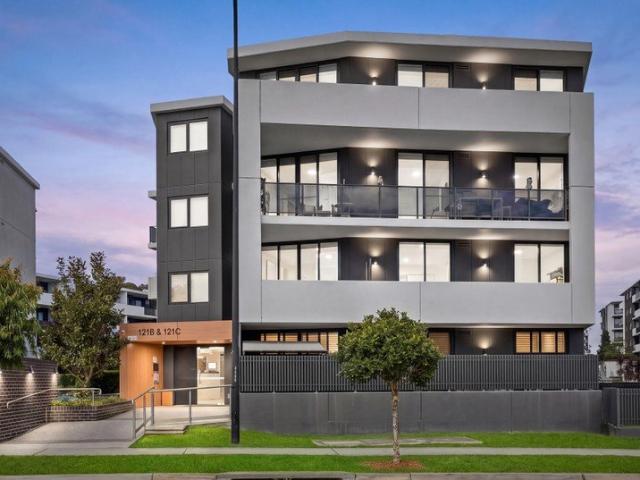 Elegant ALAND Residence | Prime Schofields Location