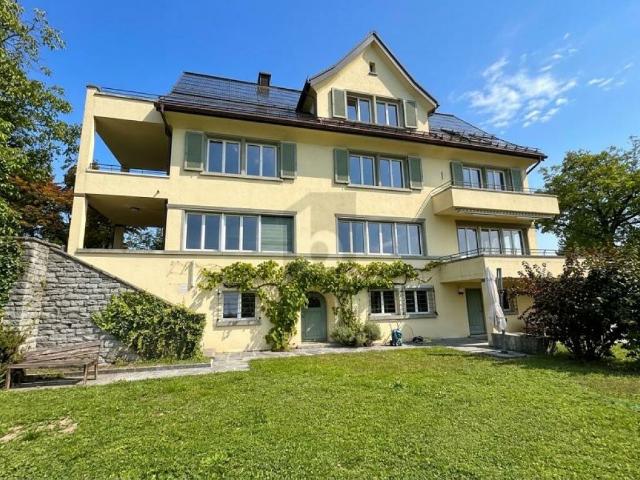 ELEGANT, AN BEGEHRTER LAGE UND MIT GARTEN