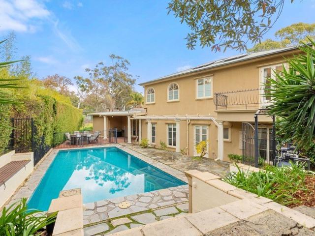 Elegant and Timeless Exceptional Outdoor Entertaining