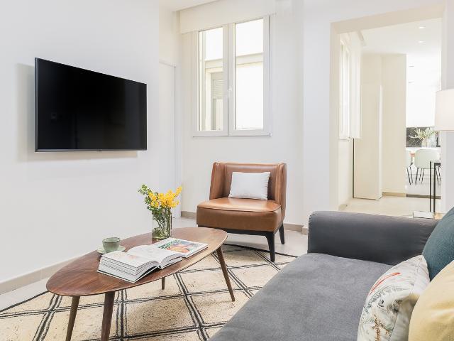 Elegant and bright apartment in Jerónimos