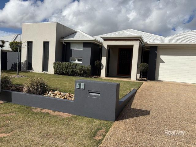Elegant and Prestigious Family Home, welcome to 76 Wood Drive, Middle Ridge