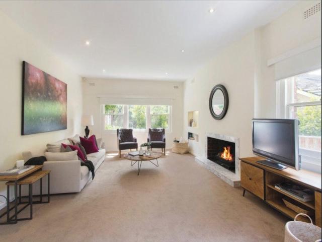 Elegant and Spacious Townhouse in Exclusive Toorak Village Precinct