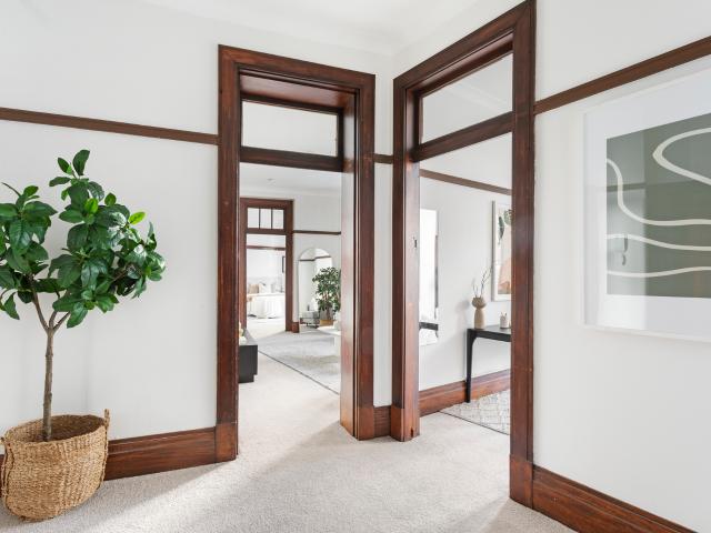 Elegant apartment with elements of grand design & 125sqm on title