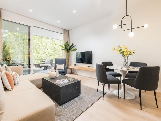Elegant apartment with terrace in Eurobuilding I