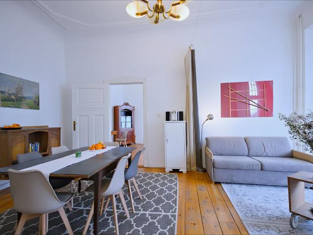 Elegant Apartment at Berlin Fair, Berlin Amsterdam Apartments for Rent
