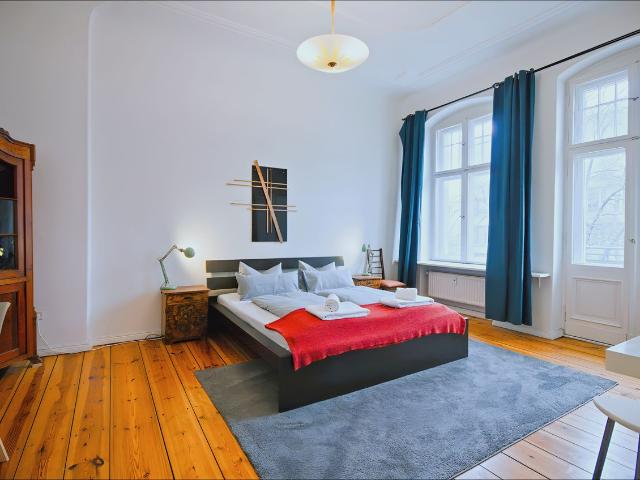 Elegant Apartment at Berlin Fair, Berlin Amsterdam Apartments for Rent
