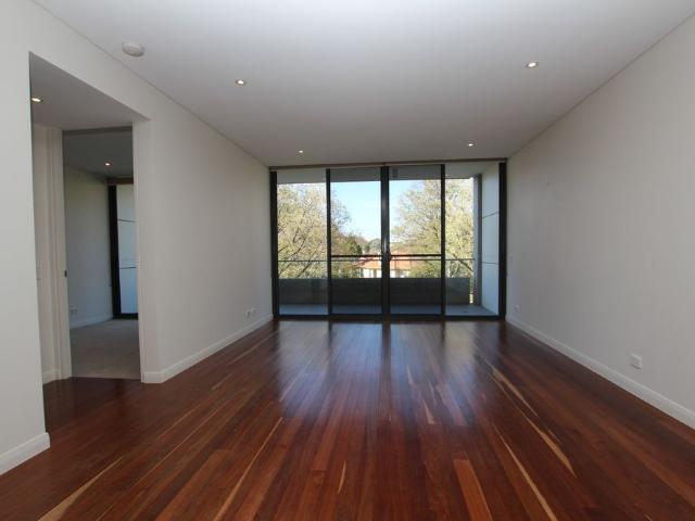 ELEGANT APARTMENT, FANTASTIC LOCATION!